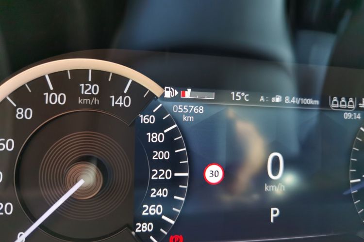 路虎 揽胜星脉 2022款 250PS中控内饰15