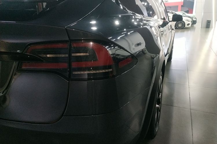 特斯拉 Model X 2023款 双电机全轮驱动版车身外观6006