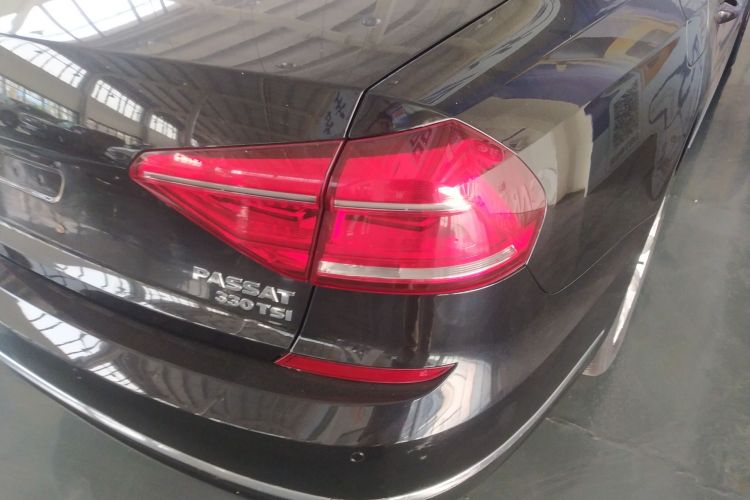 大众 帕萨特 2017款 330TSI DSG尊荣版车身外观9