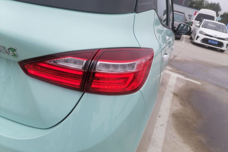 江铃集团新能源 易至EV3 2025款 Plus 330KM舒适型车身外观6006