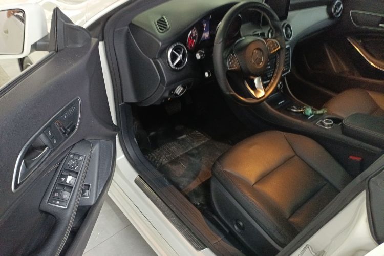 奔驰CLA 2015款 CLA 200中控内饰7003