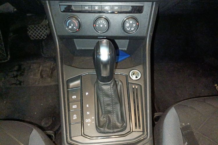 大众 朗逸 2023款 改款 1.5L 自动得逸版中控内饰18