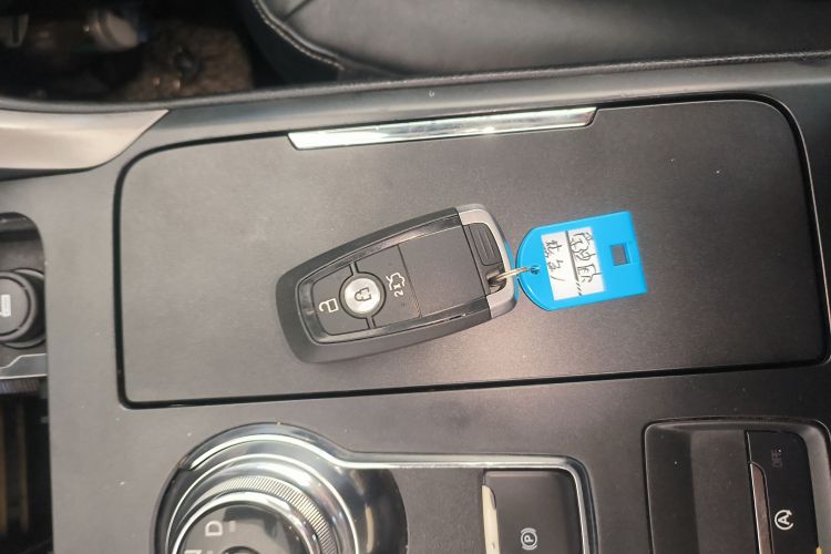 福特 蒙迪欧 2017款 改款 EcoBoost 180 时尚型中控内饰7001