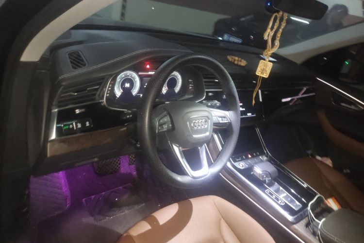 奥迪Q7 2023款 45 TFSI quattro S line运动型中控内饰12