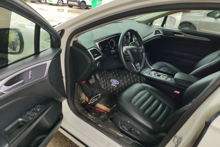 福特 蒙迪欧 2017款 EcoBoost 180 时尚型中控内饰7003