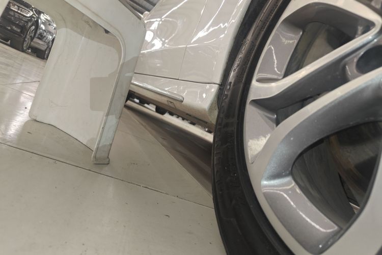 奔驰C级 2018款 C 180 L 时尚型运动版局部细节9001