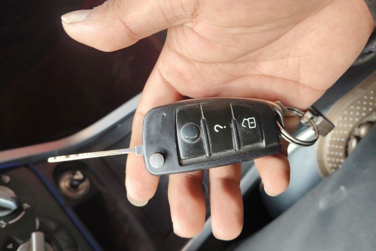 铃木 北斗星X5 2015款 1.0L 精英型中控内饰7001