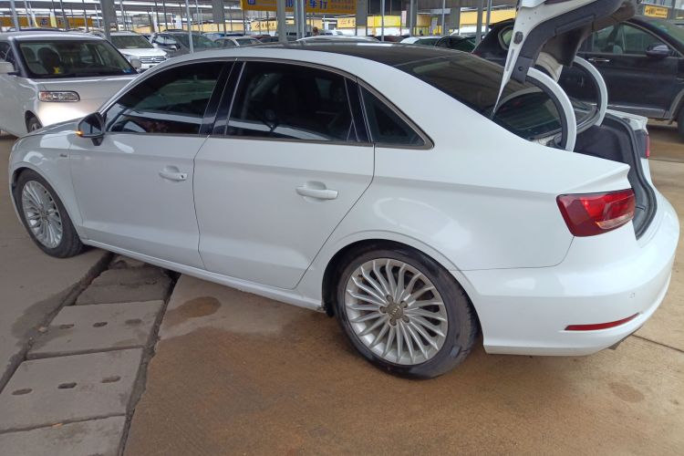 奥迪A3 2016款 Limousine 35 TFSI 进取型车身外观4