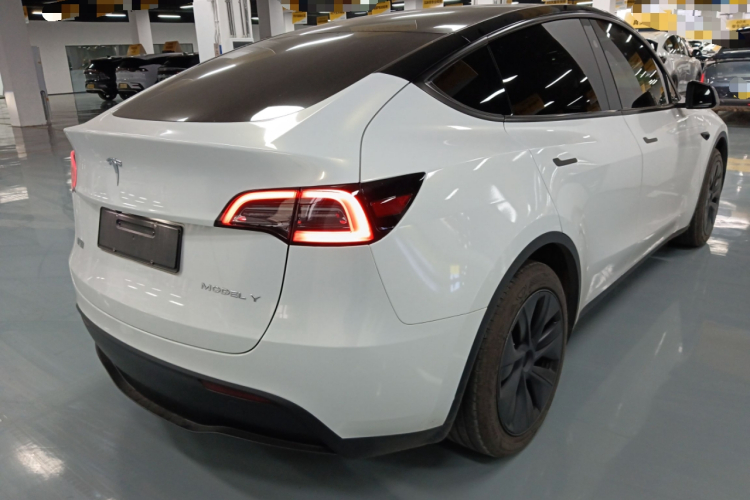 特斯拉 Model Y 2024款 后轮驱动版车身外观6005