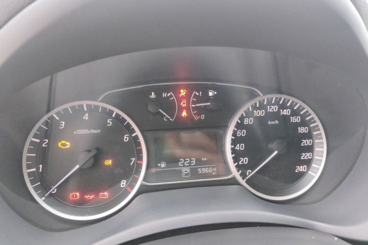 日产 轩逸 2021款 经典 1.6XL CVT豪华版中控内饰14