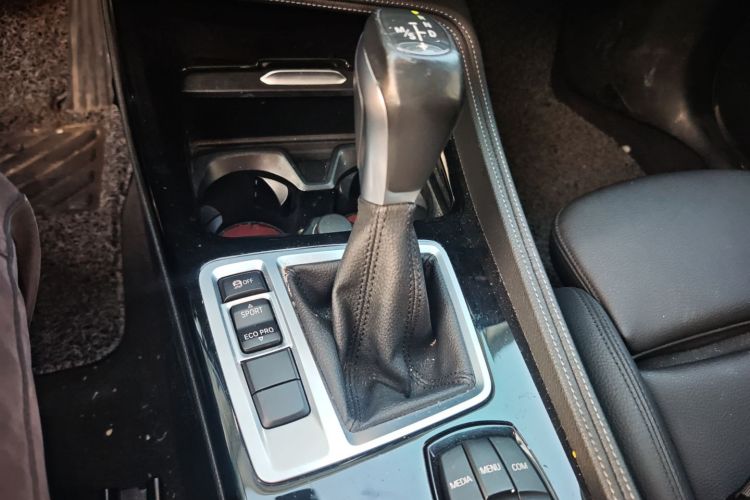 宝马1系 2018款 改款 118i 运动型中控内饰18