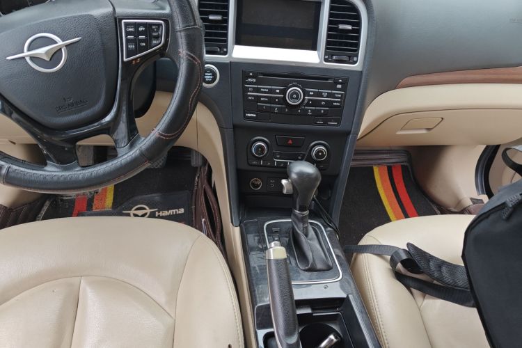 海马M8 2017款 1.8T 自动型中控内饰16