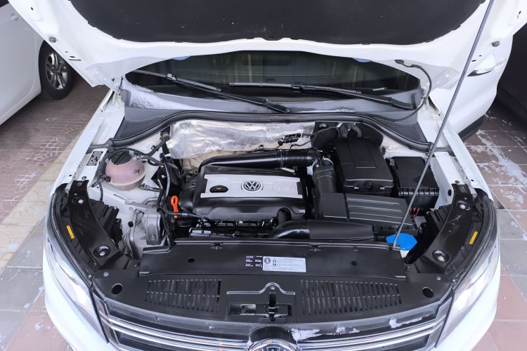 大众 途观 2013款 1.8TSI 自动两驱风尚版机舱底盘24