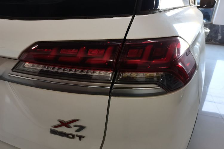 长安欧尚X7 2020款 1.5T 自动旗舰型车身外观9