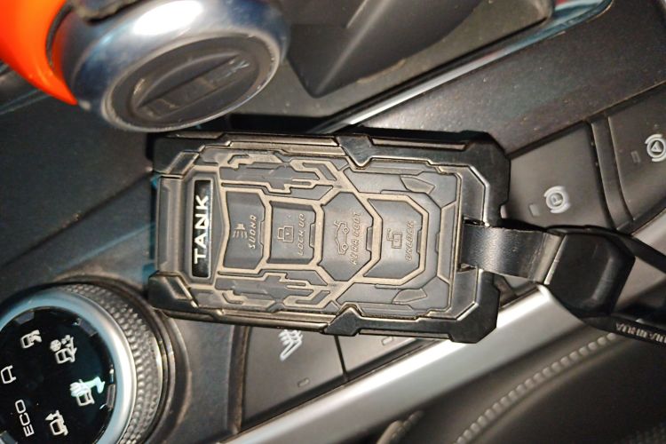 坦克300 2024款 2.0T 穿越者中控内饰7001