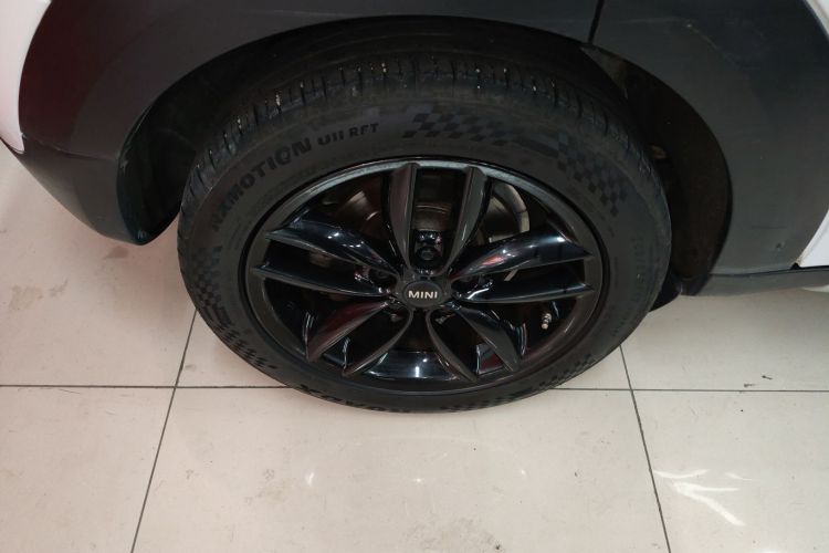 MINI Countryman 2016款 1.6T COOPER ALL4 Fun装备控车身外观6002