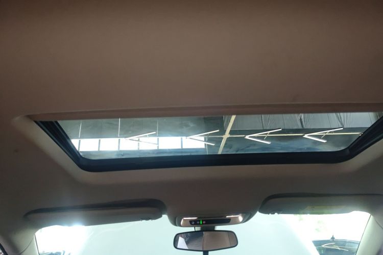 别克 君威 2020款 552T 豪华型中控内饰22