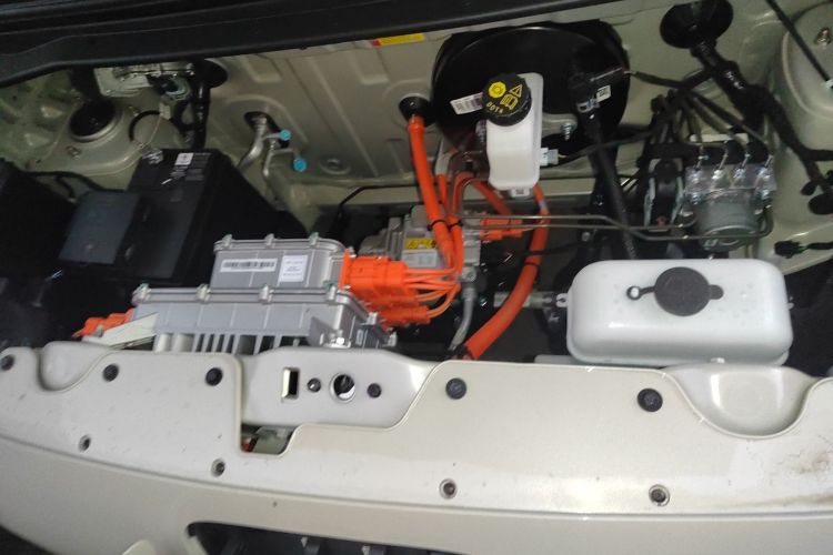 五菱汽车 宏光MINIEV 2025款 四门版 进阶款机舱底盘24