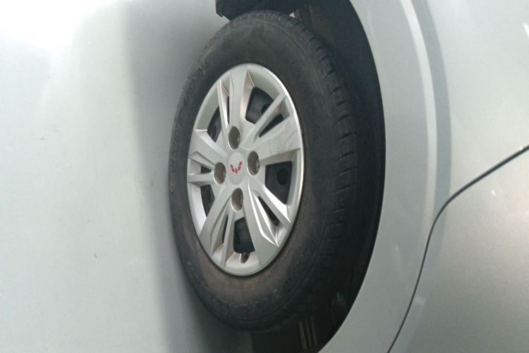 五菱汽车 五菱宏光 2019款 1.5L S基本型国VI LAR车身外观6003