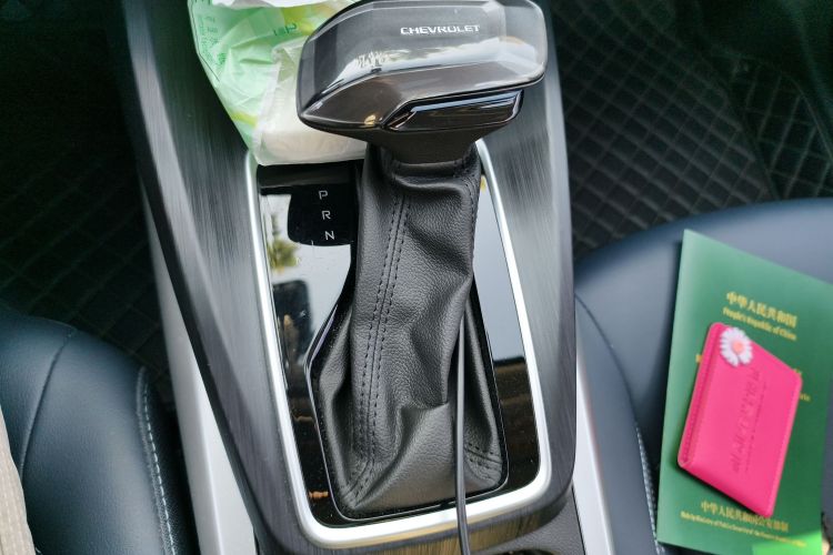 雪佛兰 科鲁泽 2024款 1.5L 双离合悦享版中控内饰18