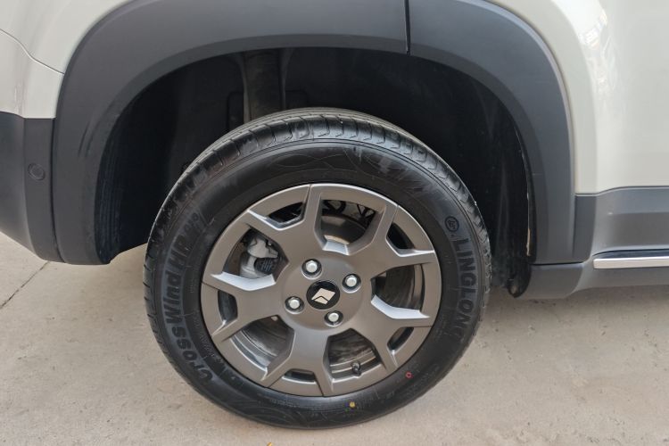 宝骏悦也Plus 2024款 智尊版 4座车身外观6008