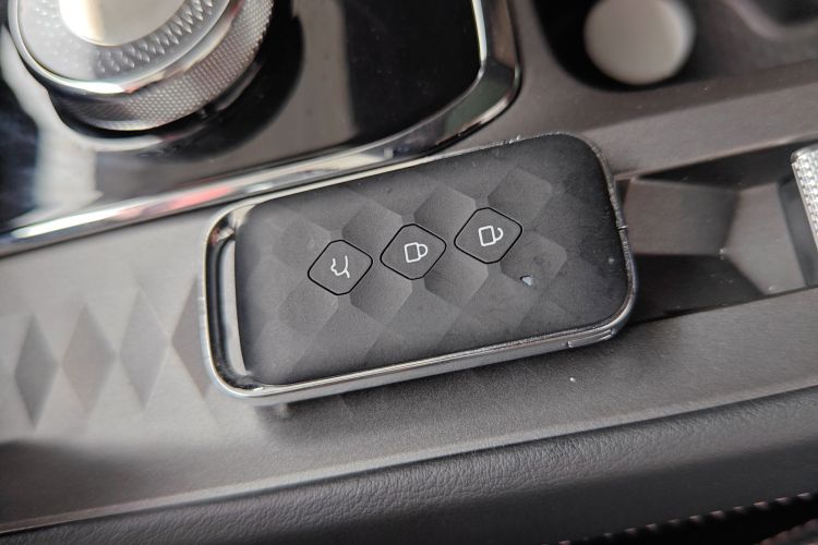 五菱汽车 五菱星云 2023款 2.0L DHT 旗舰版中控内饰7001