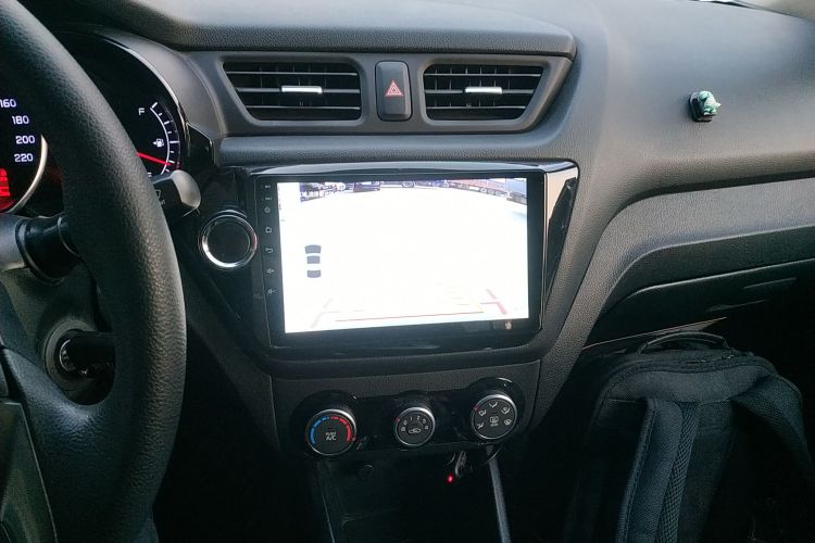 起亚K2 2015款 三厢 1.4L AT GLS局部细节16