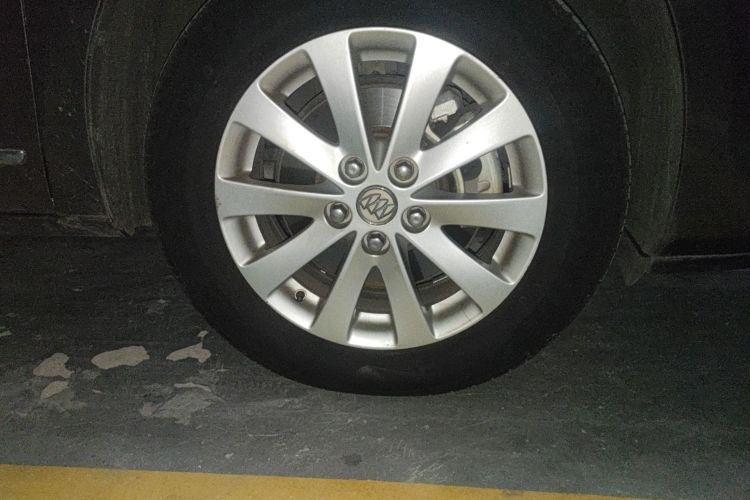 别克GL8 2017款 25S 豪华型 国V车身外观6007