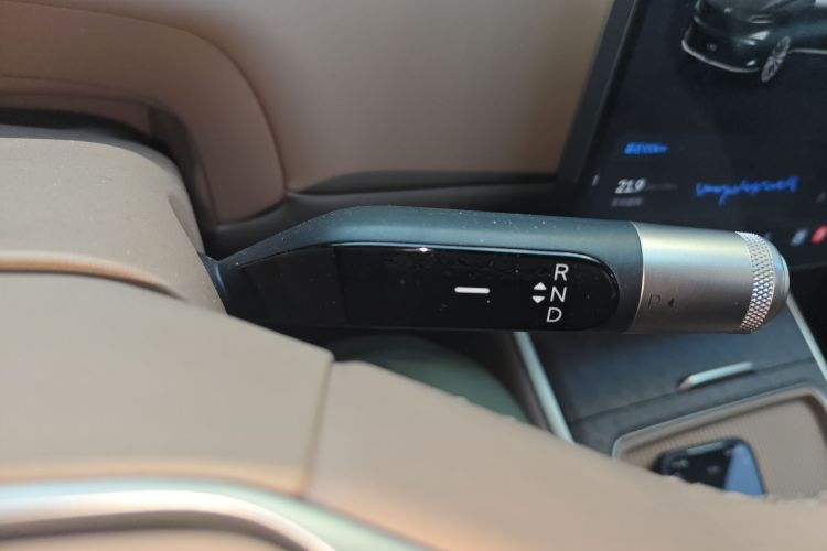 乐道L90 2025款 Ultra 六座版中控内饰18