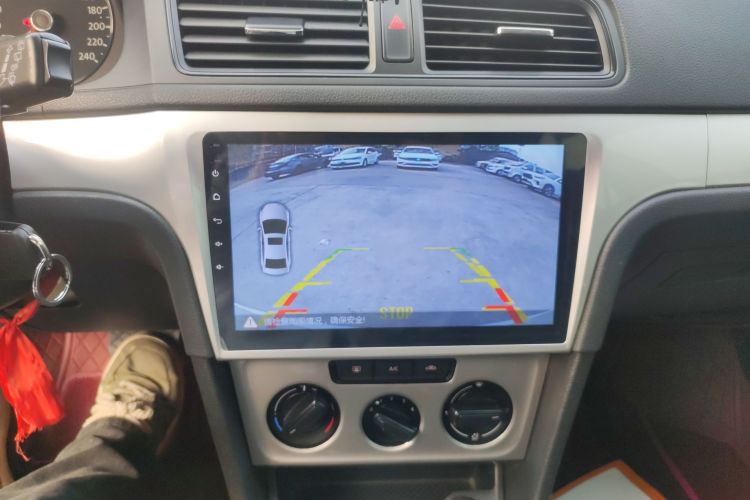 大众 朗行 2013款 1.6L 自动风尚型中控内饰16