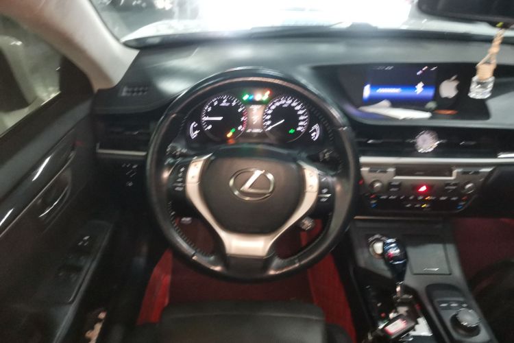 雷克萨斯ES 2014款 250 精英版局部细节13