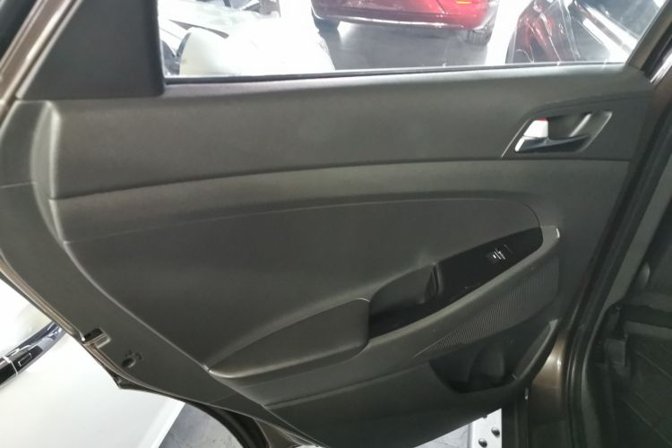 现代 途胜 2019款 280TGDi 双离合两驱智联版 国V中控内饰49