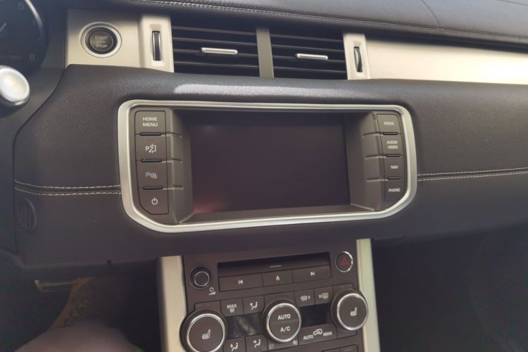 路虎 揽胜极光 2015款 2.0T 五门锐动版中控内饰16