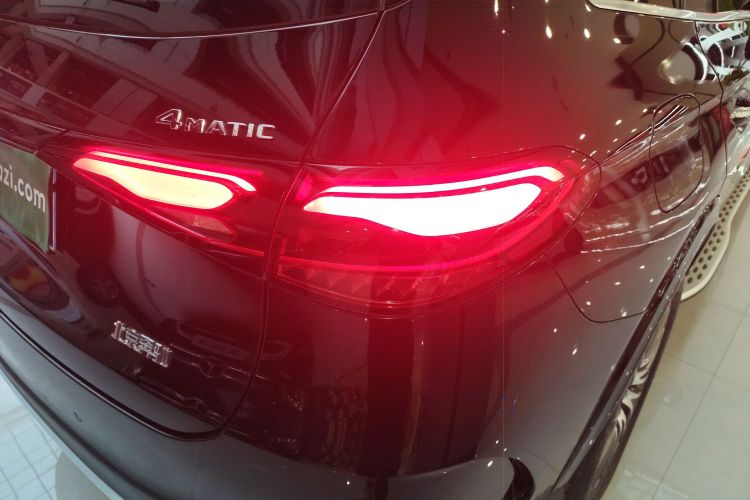 奔驰GLC 2023款 GLC 300 L 4MATIC 动感型 5座车身外观9