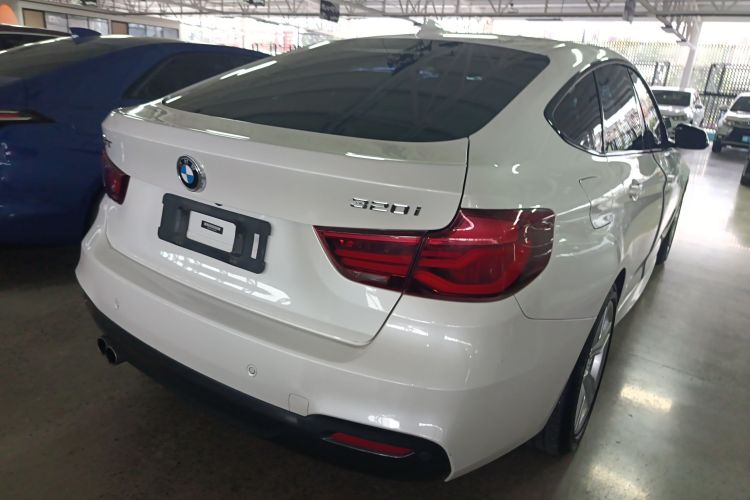 宝马3系GT 2019款 320i M运动套装车身外观6005