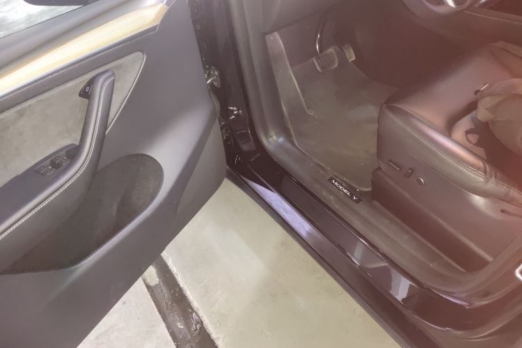 特斯拉 Model Y 2022款 改款 后轮驱动版中控内饰20