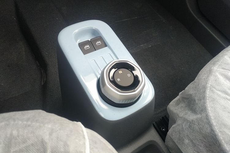 吉利银河 2024款 熊猫mini 200km 耐力熊中控内饰18