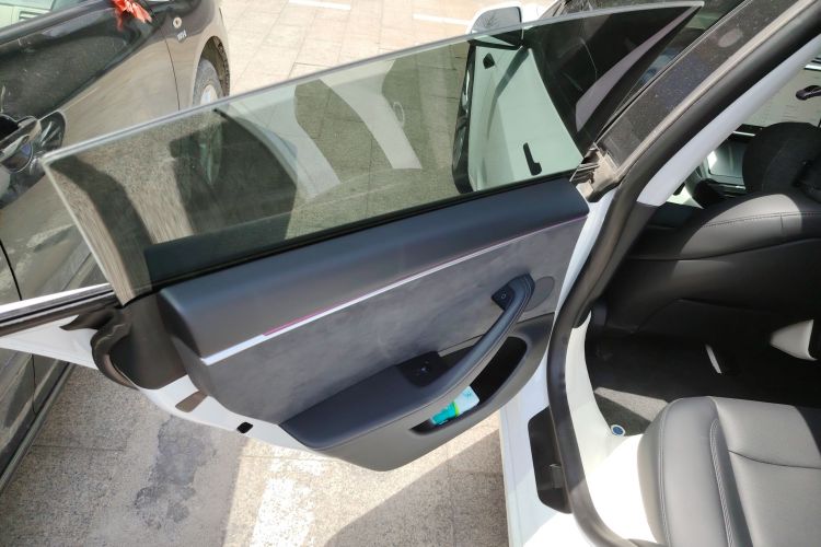 特斯拉 Model 3 2023款 长续航全轮驱动版中控内饰7008