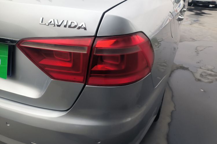 大众 朗逸 2013款 改款经典 1.6L 自动舒适版车身外观6006