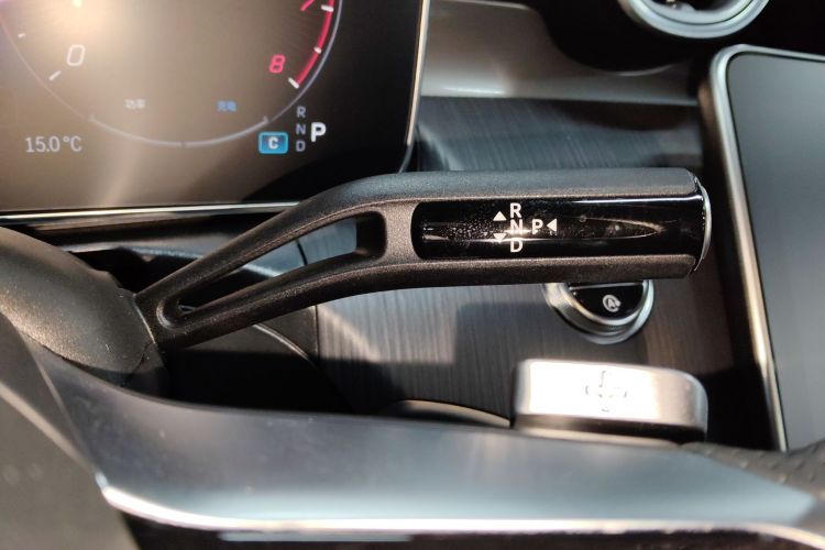 奔驰C级 2023款 改款二 C 260 L 运动版中控内饰18