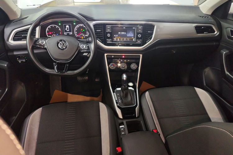 大众 T-ROC探歌 2020款 230TSI DSG两驱进取型中控内饰16