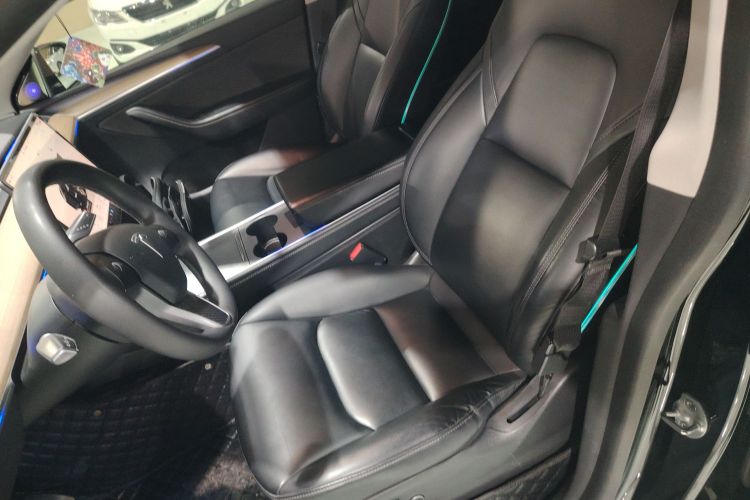 特斯拉 Model Y 2022款 后轮驱动版中控内饰19