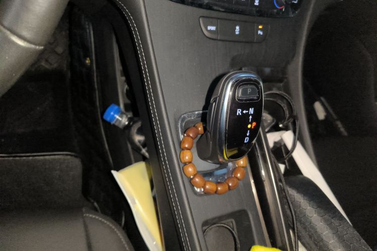 别克 君越 2021款 652T 豪华型中控内饰18