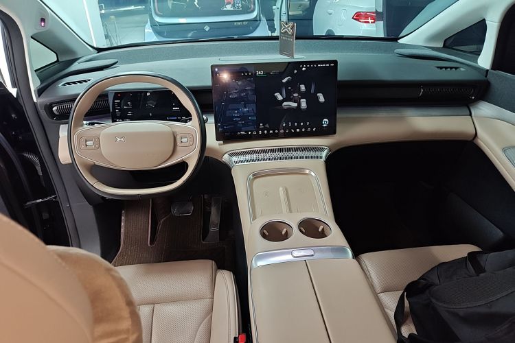 小鹏X9 2024款 702超长续航Pro中控内饰12