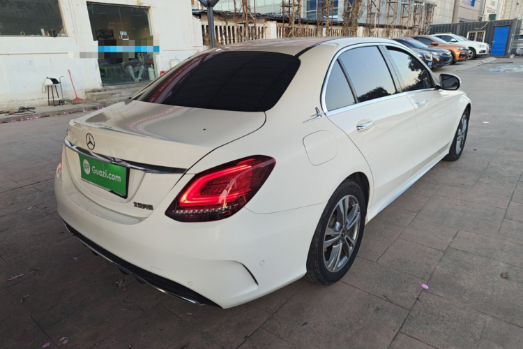 奔驰C级 2019款 C 180 L 时尚型运动版车身外观7