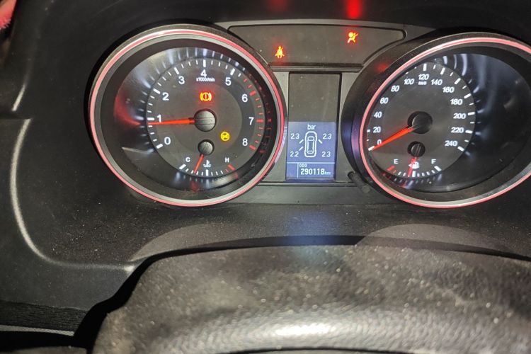 哈弗H6 2017款 蓝标 运动版 1.5T 手动两驱精英型中控内饰15