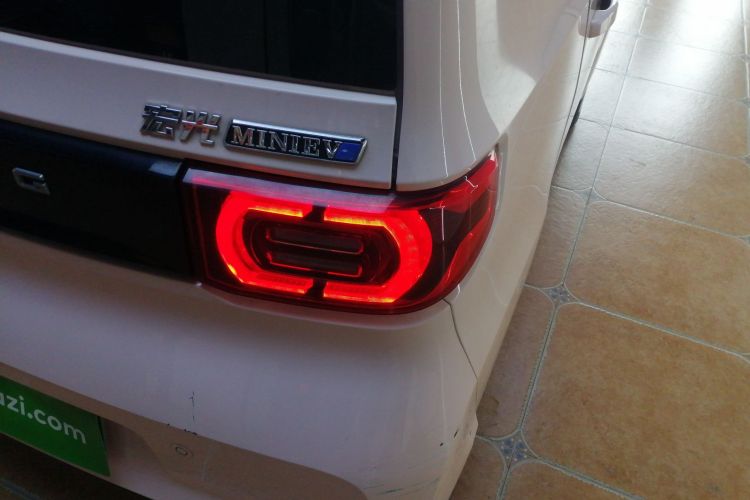 五菱汽车 宏光MINIEV 2022款 马卡龙臻享款 磷酸铁锂车身外观9