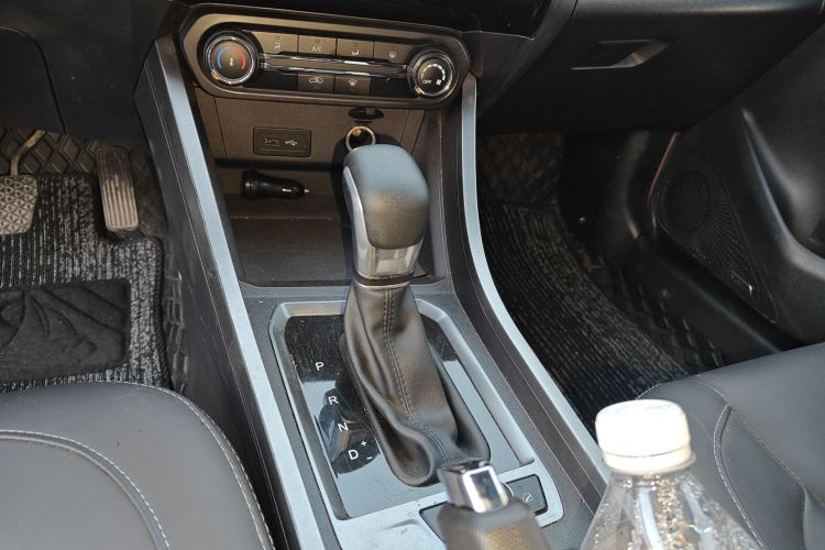 奇瑞 瑞虎3X 2021款 PLUS 1.5L CVT痛快红枣版II型中控内饰18