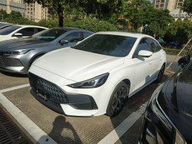 名爵 MG5 2023款 180DVVT CVT豪华版