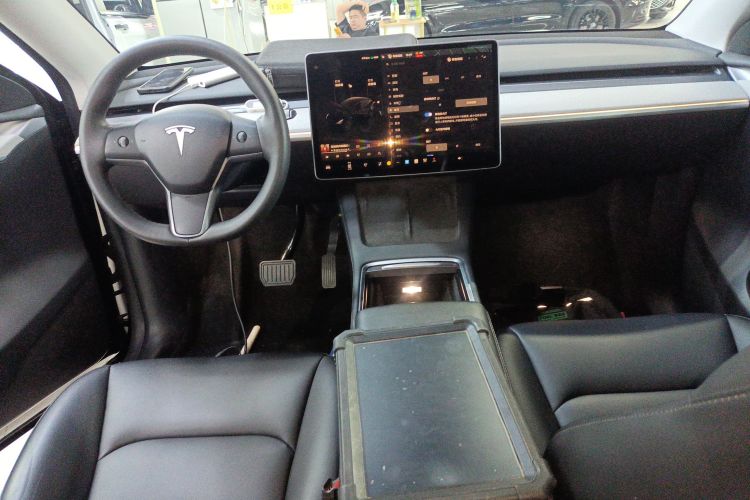 特斯拉 Model Y 2024款 后轮驱动版中控内饰7002